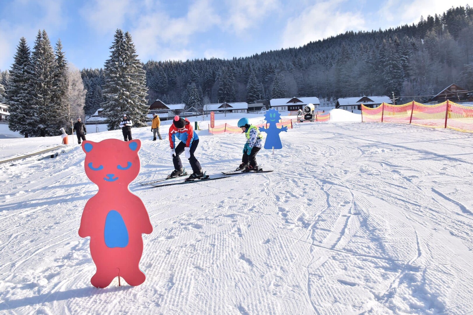 Razula hlásí výborné lyžařské podmínky, nově pořádá i skialpovou výuku