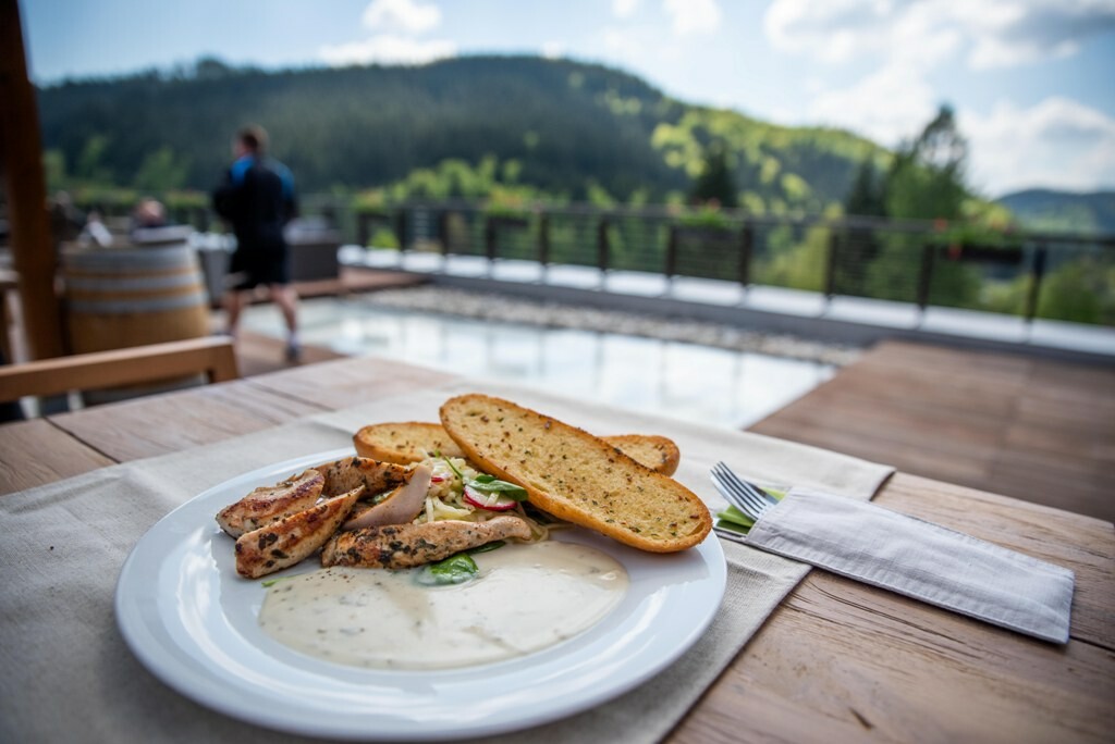 Venkovní terasa Wellness hotelu Horal