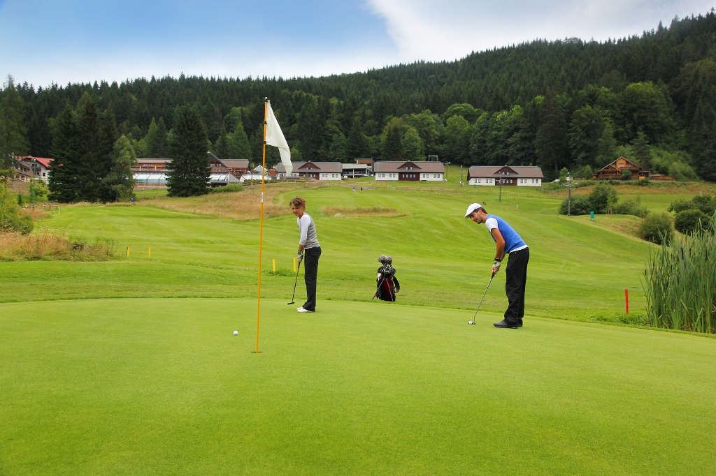 Škola golfu a Valašská golfová akademie